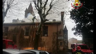 Crollata parte del tetto Crollata parte del tetto