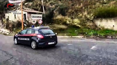 Al bar, a casa o a lavare auto in ore servizio.Scoperti dai Cc Al bar, a casa o a lavare auto in ore servizio.Scoperti dai Cc