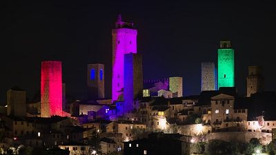 Speciale illuminazione come segno di speranza, fino a Befana Speciale illuminazione come segno di speranza, fino a Befana