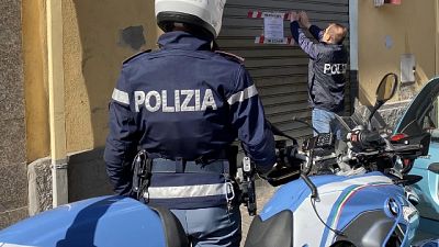 Polizia interrompe anche assembramento con sette minorenni Polizia interrompe anche assembramento con sette minorenni