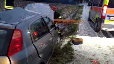 Nel Reggiano. Ferito 31enne che viaggiava a bordo dell'auto Nel Reggiano. Ferito 31enne che viaggiava a bordo dell'auto