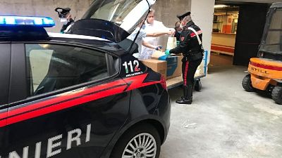 A Brescia, 71enne condivide dolce con militari A Brescia, 71enne condivide dolce con militari
