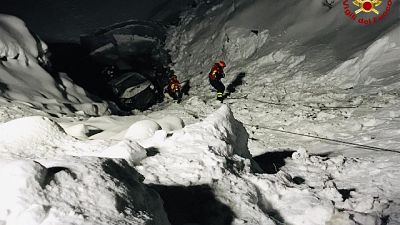 Incidente nella notte, il mezzo uscito di strada Incidente nella notte, il mezzo uscito di strada