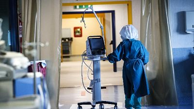 Nelle ultime 24 ore 1.427 nuovi casi su oltre 18mila tamponi Nelle ultime 24 ore 1.427 nuovi casi su oltre 18mila tamponi