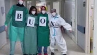 L'augurio in musica per il 2021 dal Pronto soccorso L'augurio in musica per il 2021 dal Pronto soccorso