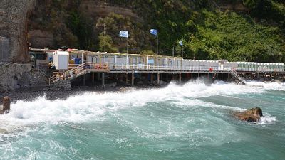 Vento forte e mare agitato rendono problematici i trasporti Vento forte e mare agitato rendono problematici i trasporti