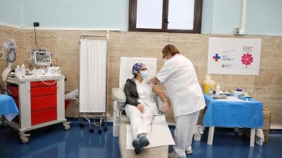 Superati i 77mila morti dall'inizio dell'emergenza Superati i 77mila morti dall'inizio dell'emergenza