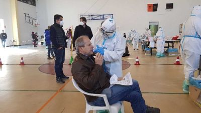 Prof in Ogliastra per secondo step, anche per lui il tampone Prof in Ogliastra per secondo step, anche per lui il tampone