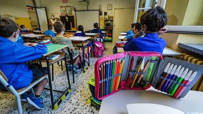 Lezioni rimangono in presenza Lezioni rimangono in presenza