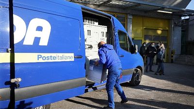 Alto numero morti, in arrivo un migliaio di dosi vaccino Moderna Alto numero morti, in arrivo un migliaio di dosi vaccino Moderna