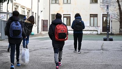Smentita fake news sul posticipo del rientro in classe Smentita fake news sul posticipo del rientro in classe