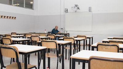 Effetto regola che prevede isolamento anche con un solo contagio Effetto regola che prevede isolamento anche con un solo contagio