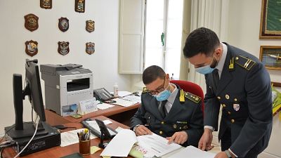 Scoperta dalla Gdf a Ferrara, tre denunce per truffa Scoperta dalla Gdf a Ferrara, tre denunce per truffa
