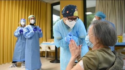 A medico ha detto,'grazie, vorrei darti un bacio' A medico ha detto,'grazie, vorrei darti un bacio'