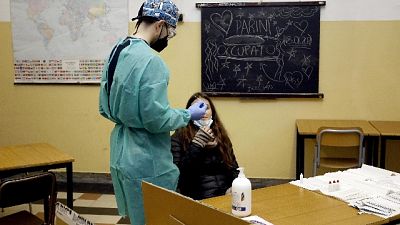 Anche il preside ha dormito nell'istituto milanese Anche il preside ha dormito nell'istituto milanese