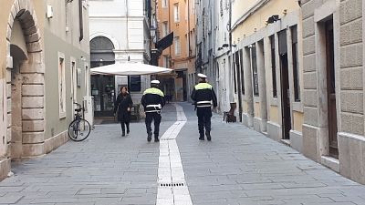 A Trieste. Tre di loro coinvolti in aggressione 'nonno paletta' A Trieste. Tre di loro coinvolti in aggressione 'nonno paletta'