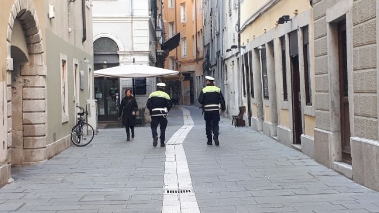 A Trieste. Tre di loro coinvolti in aggressione 'nonno paletta'