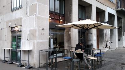 'Al Foro', a Trieste, oggi sanzione penale. Ma clienti consumano 'Al Foro', a Trieste, oggi sanzione penale. Ma clienti consumano