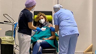 Istituto Comprensivo via Zanfagna, già ieri c'erano 3 positivi Istituto Comprensivo via Zanfagna, già ieri c'erano 3 positivi