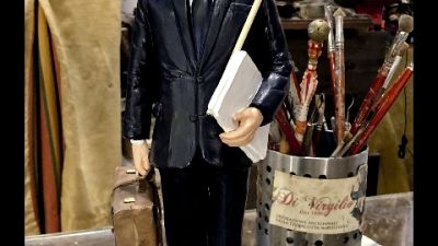 Così gli artigiani di S.Gregorio Armeno raccontano le sue dimiss Così gli artigiani di S.Gregorio Armeno raccontano le sue dimiss