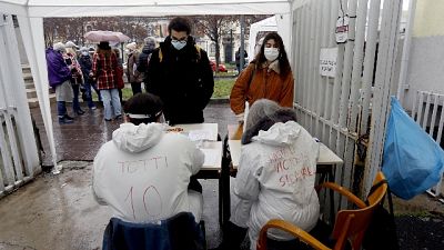 Oggi registrati 557 nuovi contagi su 9.433 test e 18 decessi Oggi registrati 557 nuovi contagi su 9.433 test e 18 decessi