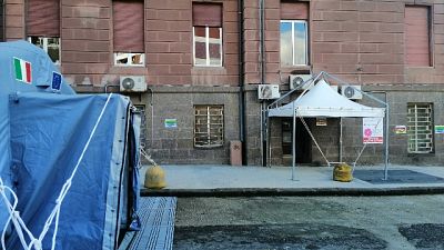 Sette decessi, ma calano i ricoveri e + 488 guariti Sette decessi, ma calano i ricoveri e + 488 guariti