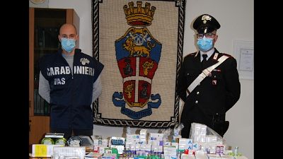 Operazione del Nas a Cagliari, 600 fiale sequestrate Operazione del Nas a Cagliari, 600 fiale sequestrate