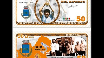Comune stampa Pibe de Oro con maglia Napoli e Mundial 1986 Comune stampa Pibe de Oro con maglia Napoli e Mundial 1986
