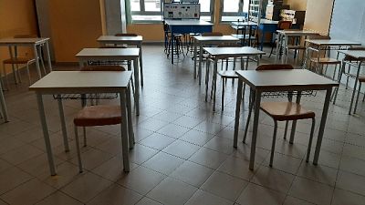 Lo ha deciso Spirlì, scuole resteranno chiuse due settimane Lo ha deciso Spirlì, scuole resteranno chiuse due settimane