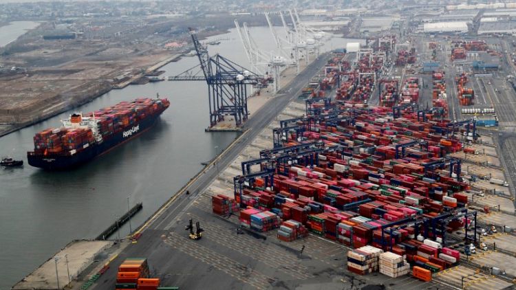 RESUMEN-Déficit comercial de EEUU toca récord máximo en medio de liberación de demanda contenida