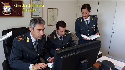 Sono ai domiciliari. Sequestrati da Gdf Cosenza beni per 1 mln Sono ai domiciliari. Sequestrati da Gdf Cosenza beni per 1 mln