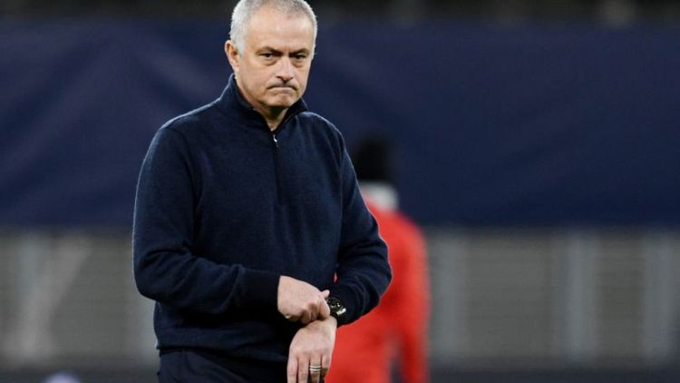Roma nombra a Mourinho como su nuevo entrenador para la temporada 2021-22