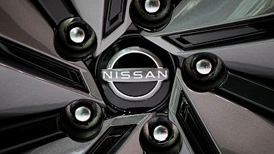 Nissan vende su participación en Daimler, siguiendo a Renault Nissan vende su participación en Daimler, siguiendo a Renault