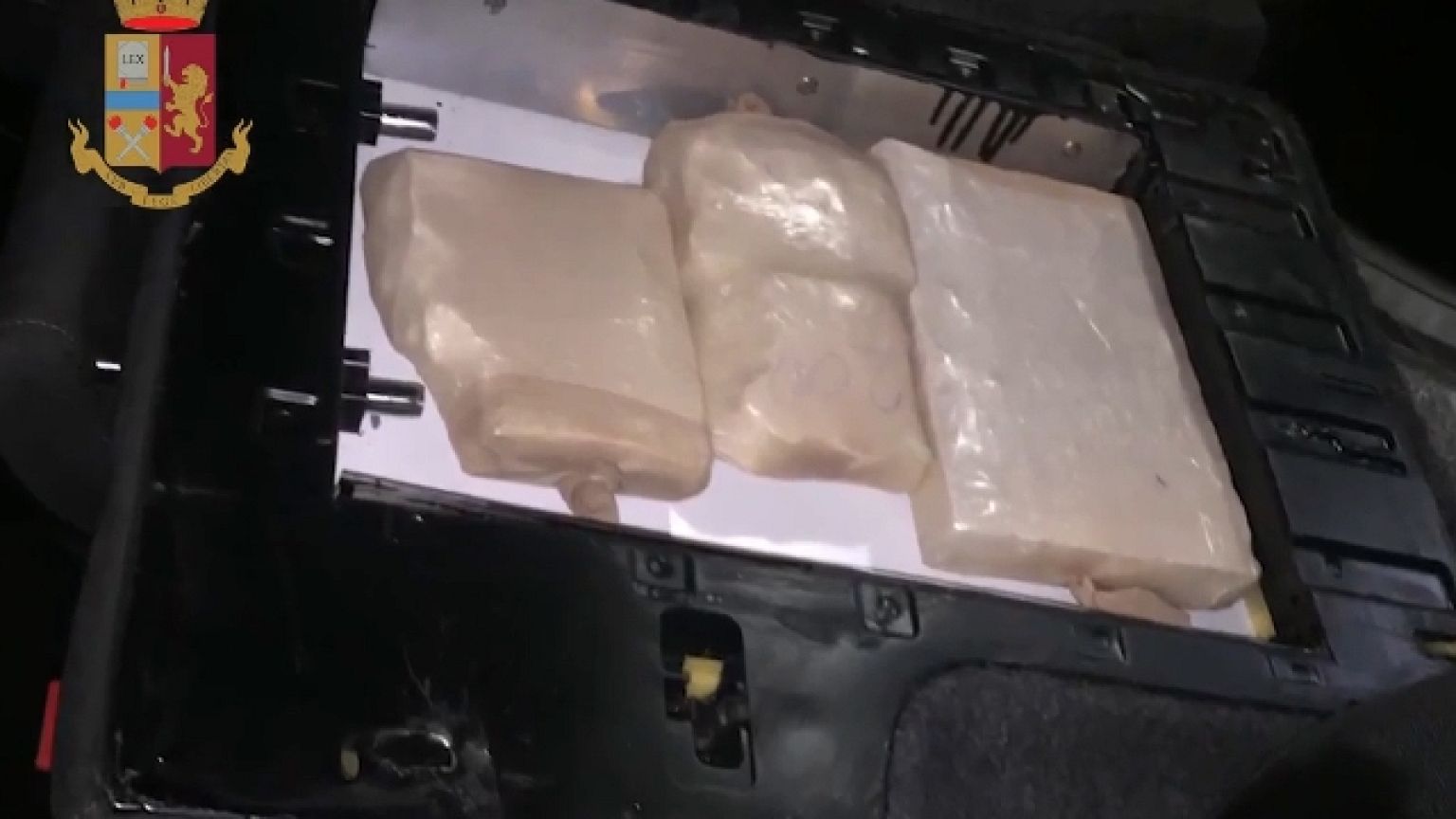 Polizia di Milano smantella due bande