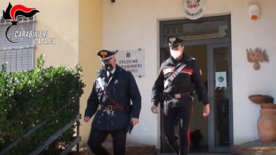 Operazione dei Cc nel Catanese, arrestato anche un maggiorenne Operazione dei Cc nel Catanese, arrestato anche un maggiorenne