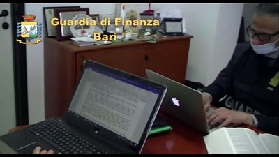 Indagine Bari, 9 indagati per violazione legge diritto d'autore Indagine Bari, 9 indagati per violazione legge diritto d'autore