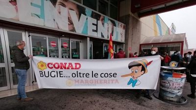 Nel Napoletano. "Da eroi approvvigionamento a cassintegrati" Nel Napoletano. "Da eroi approvvigionamento a cassintegrati"