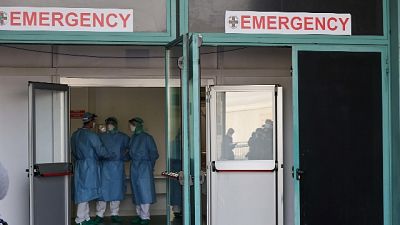 In prognosi riservata ma non è più in terapia intensiva