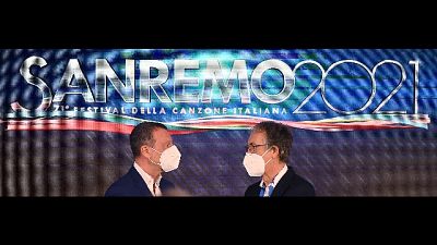 Perché cambio rotta in 4 giorni? Venerdì i contagi preoccupavano Perché cambio rotta in 4 giorni? Venerdì i contagi preoccupavano