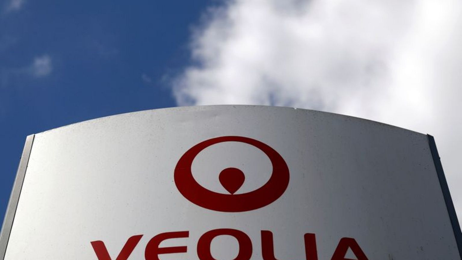 France's Veolia, about to buy Suez, posts higher Q1 profits