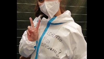 Al lavoro a Viggiù, lui è un collega Al lavoro a Viggiù, lui è un collega