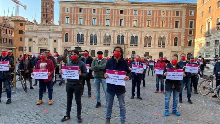 Manifestazione sulla scia di Biella, "basta cultura patriarcale"
