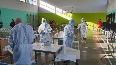 Tra alternative per chi arriva in isola anche quarantena 10 gg. Tra alternative per chi arriva in isola anche quarantena 10 gg.