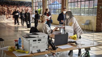 Alcune persone pur ricevendo sms non erano presenti nelle liste Alcune persone pur ricevendo sms non erano presenti nelle liste