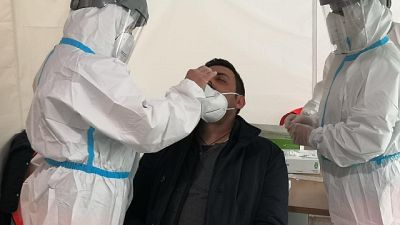 Tasso positività sale al 6,2%, ricoverati con sintomi su di 489 Tasso positività sale al 6,2%, ricoverati con sintomi su di 489