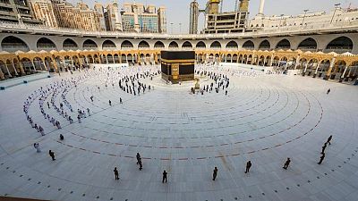 مصدران: السعودية تبحث منع الوافدين من الخارج من الحج للعام الثاني مصدران: السعودية تبحث منع الوافدين من الخارج من الحج للعام الثاني