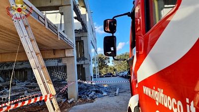 In Liguria, vigili urbani chiudono strada In Liguria, vigili urbani chiudono strada