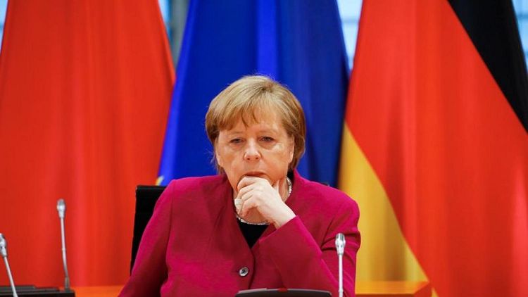 EXCLUSIVA-Alemania puede haber sido ingenua con China al principio, dice Merkel
