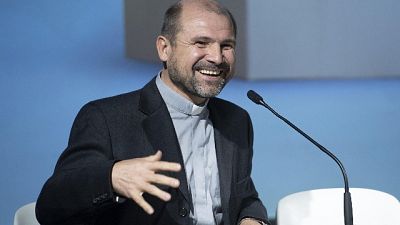 E' il direttore della Caritas diocesana E' il direttore della Caritas diocesana