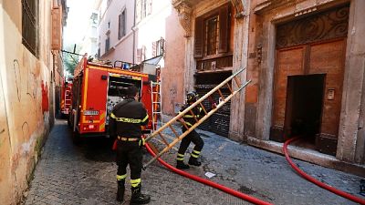 A Roma 66enne si butta dal terzo piano, grave il marito A Roma 66enne si butta dal terzo piano, grave il marito